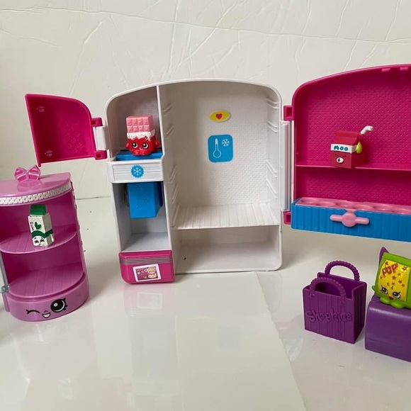 Girl Toys Shopkins Lot - Picture 2 of 2